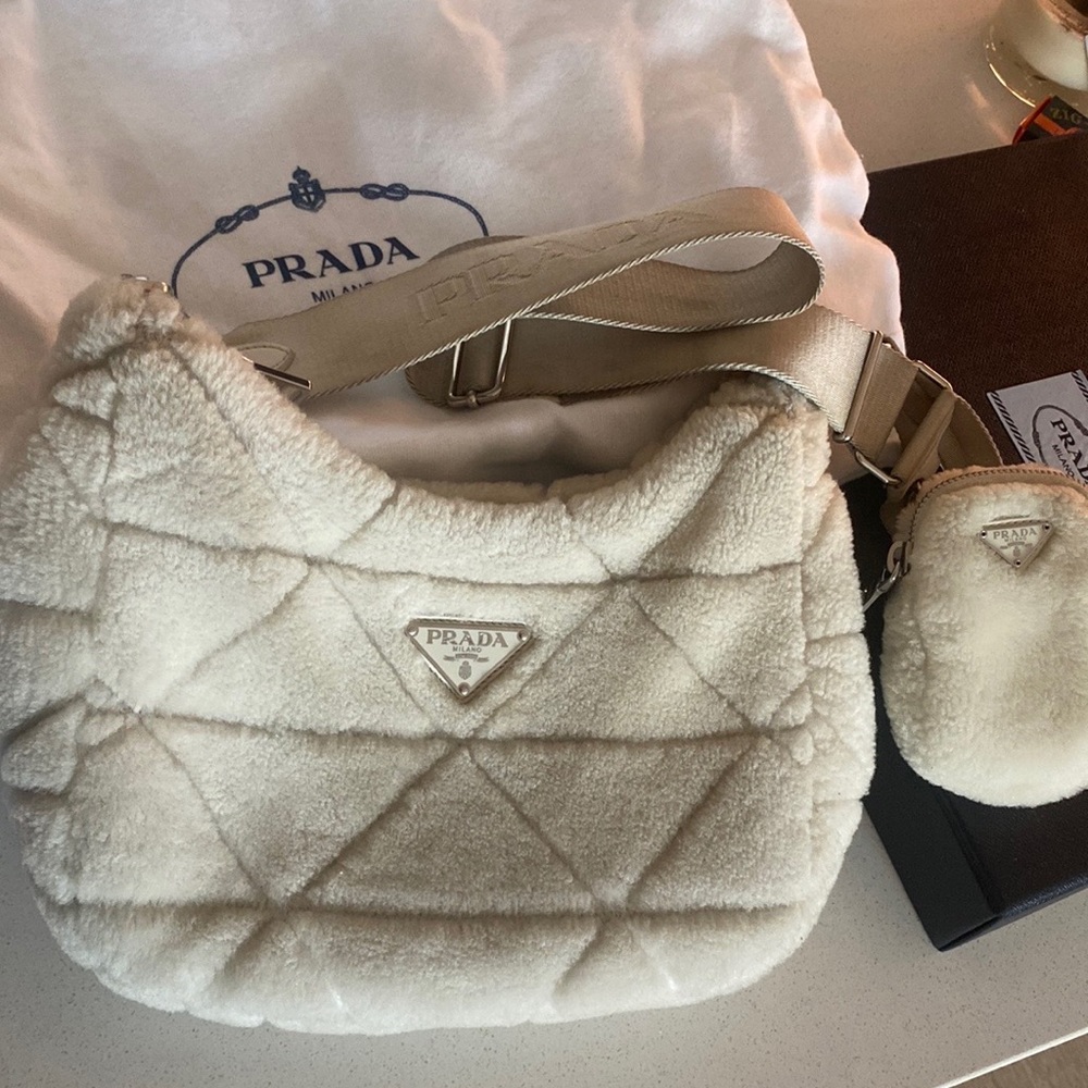 Prada Shearling shoulder bag - Picture 3 of 7